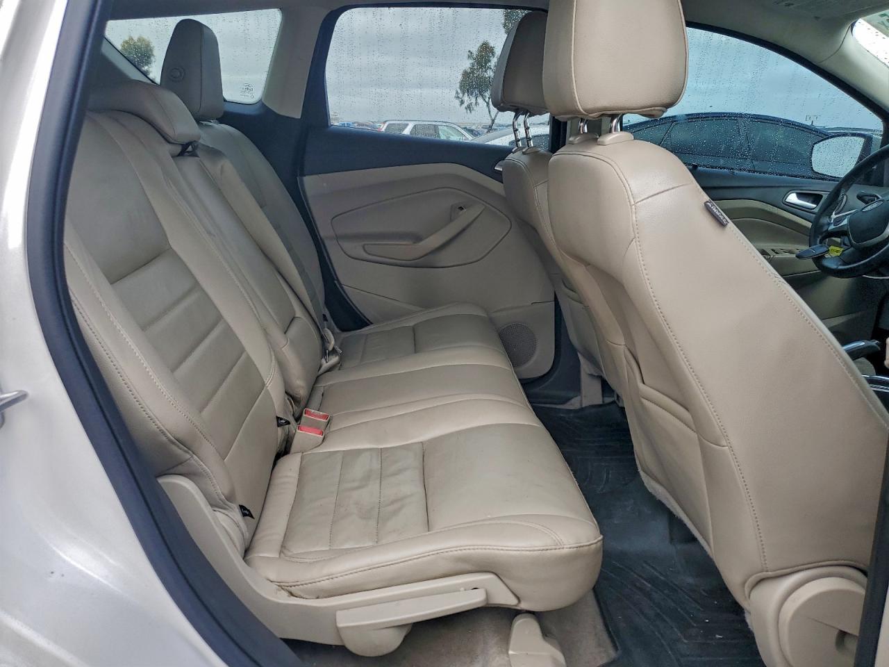 Ford Escape Titanium Image 12