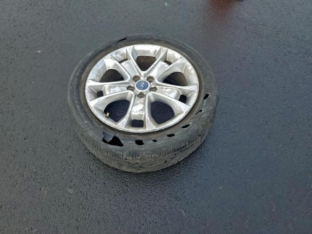 Ford Escape Titanium Image 3