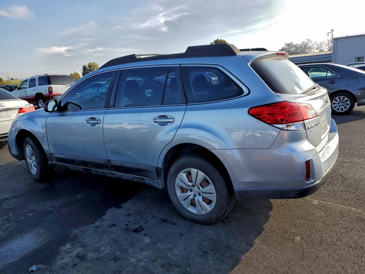Subaru Outback 2.5i Image 6