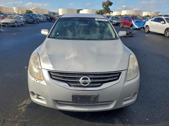 Nissan Altima Base Image 4