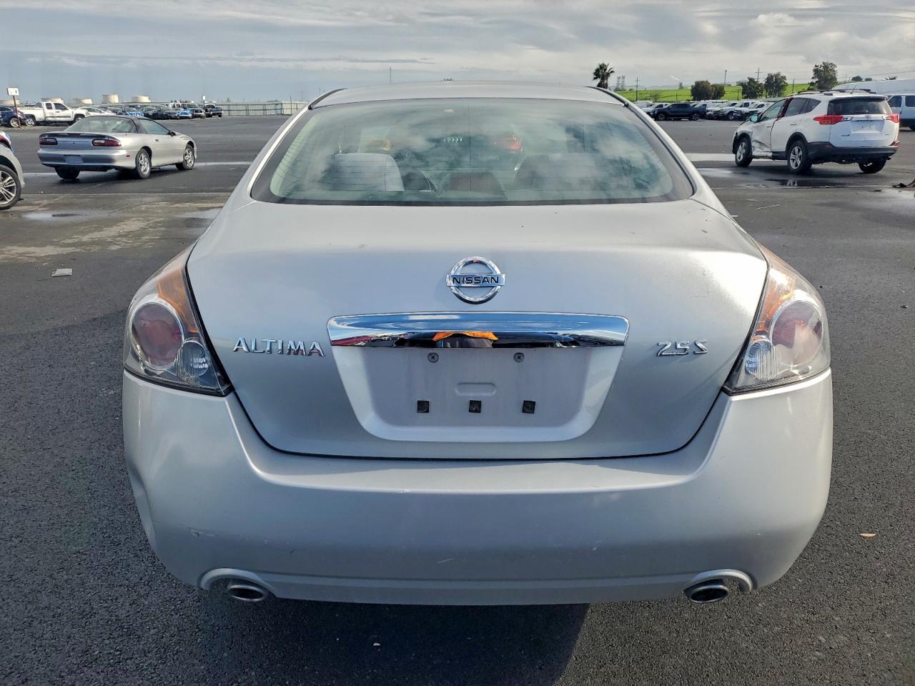 Nissan Altima Base Image 5