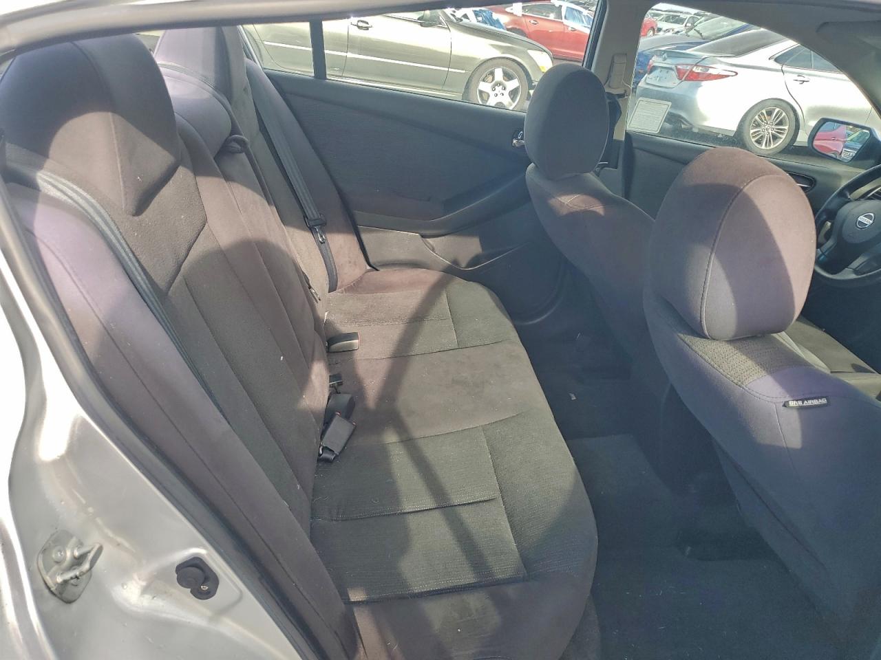 Nissan Altima Base Image 11