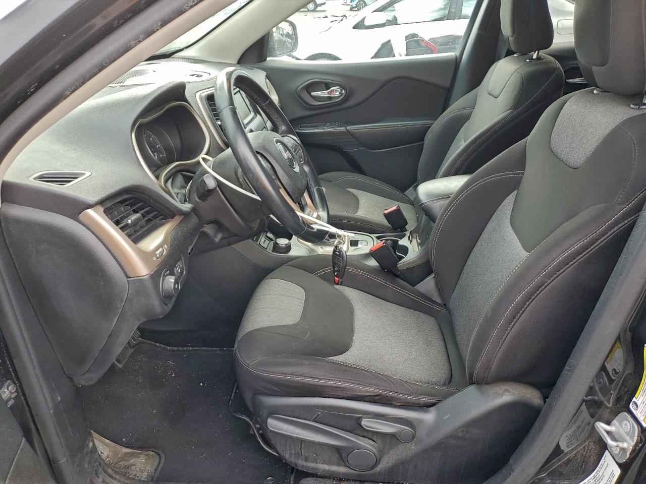 Jeep Grand Cherokee Latitude Image 5