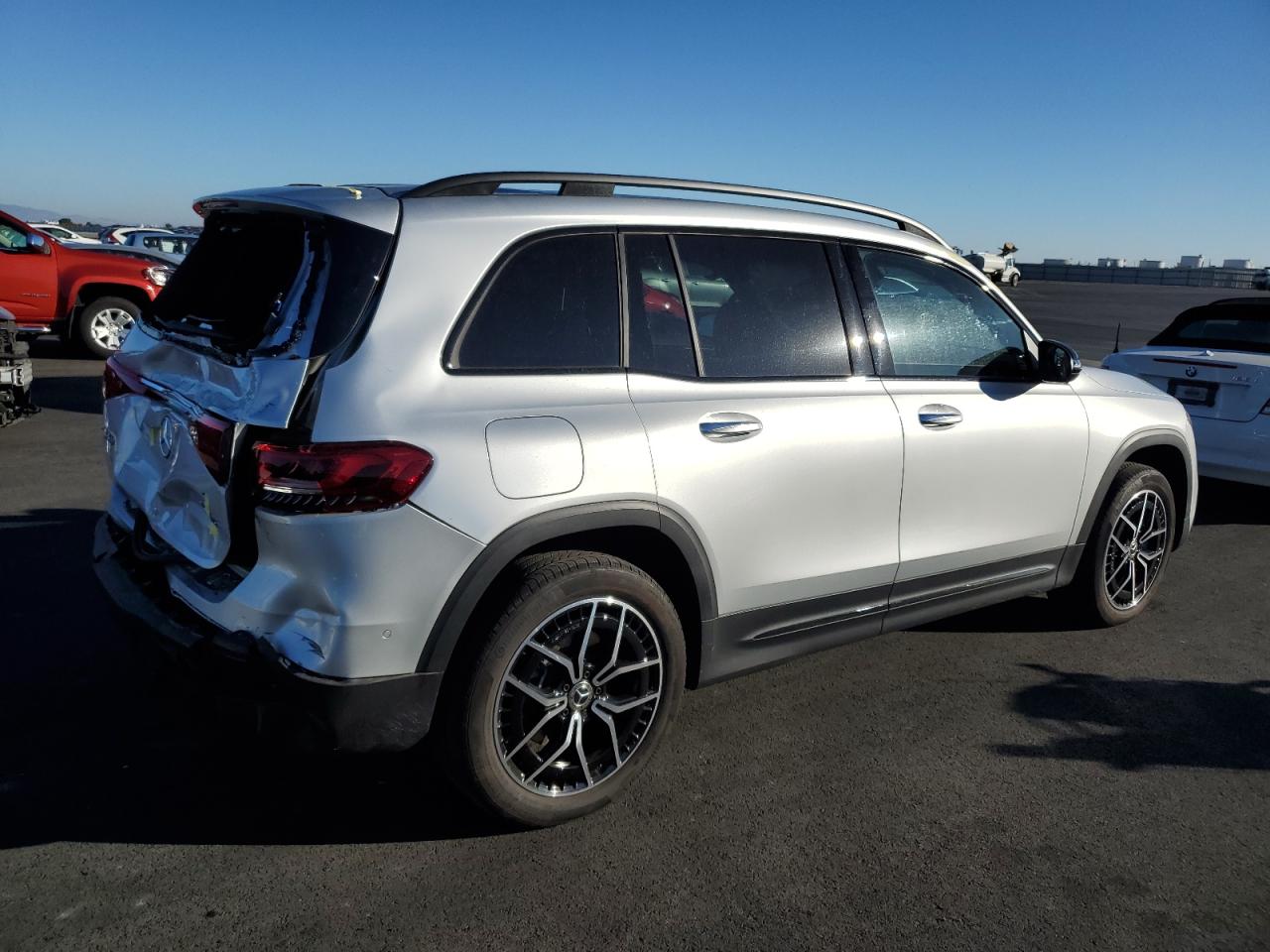 Mercedes-Benz EQB 300 4matic Image 13