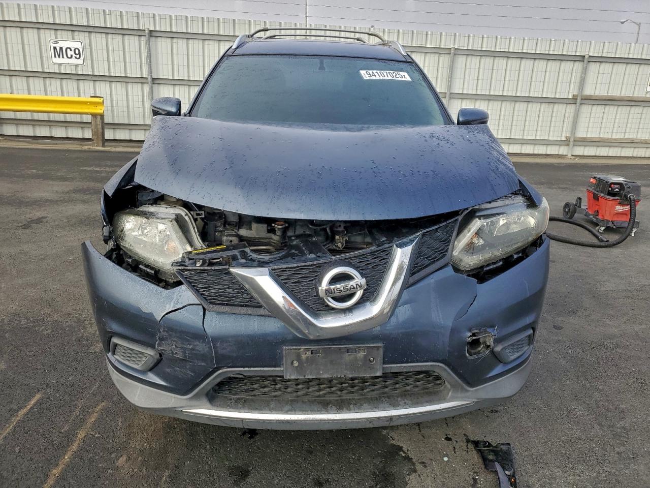 Nissan Rogue S Image 3