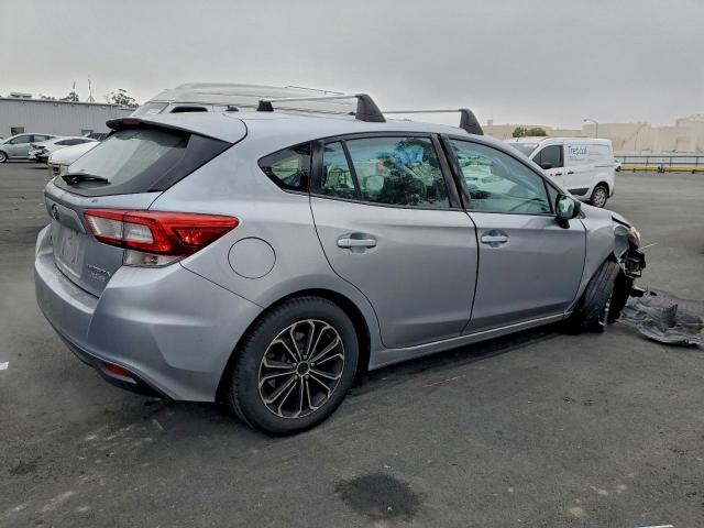 Subaru Impreza Image 12