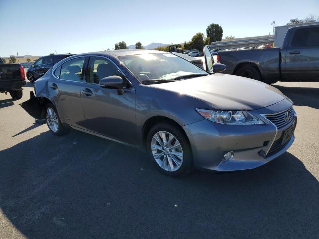Lexus Es 300h Image 10