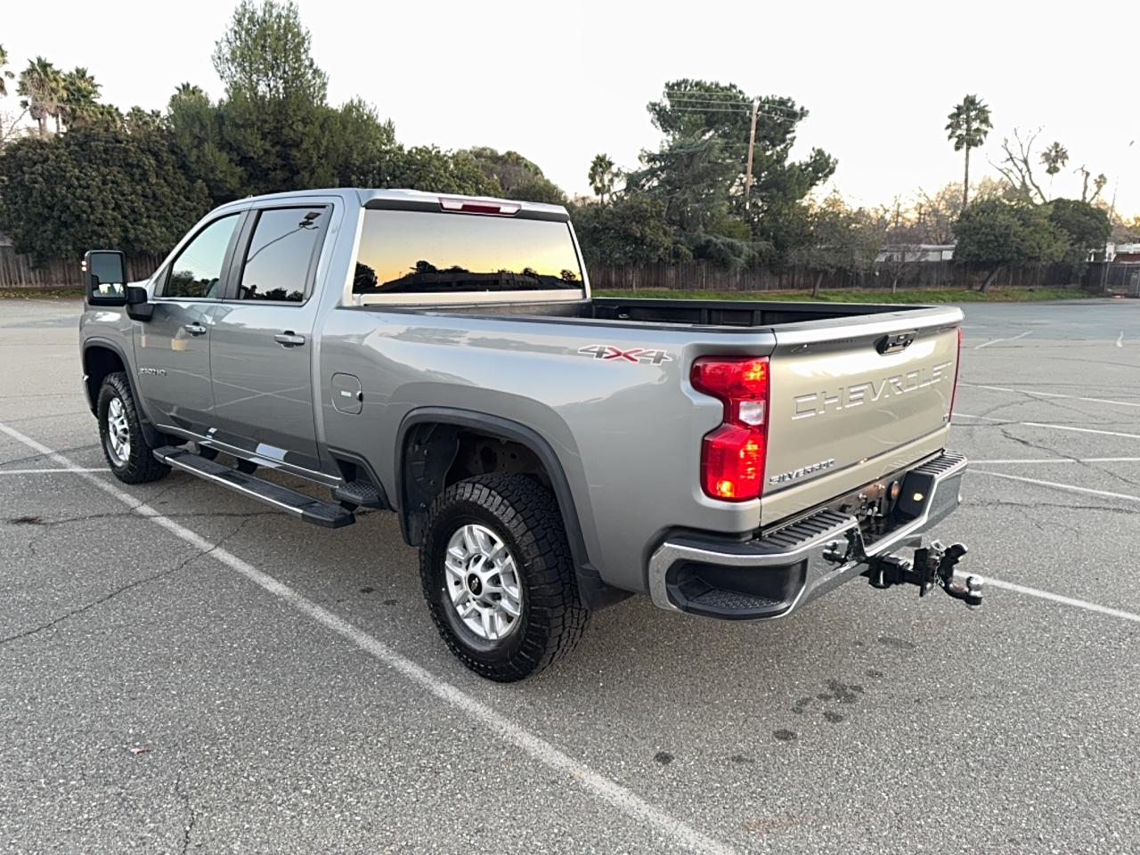 Chevrolet Silverado K2500 Heavy Duty Lt Image 4