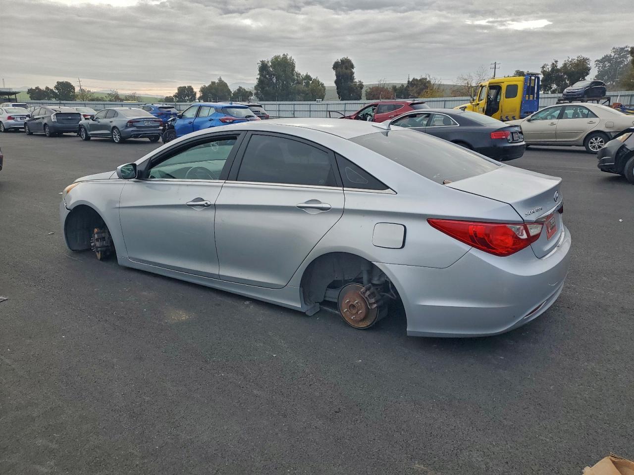 Hyundai SONATA Gls Image 2