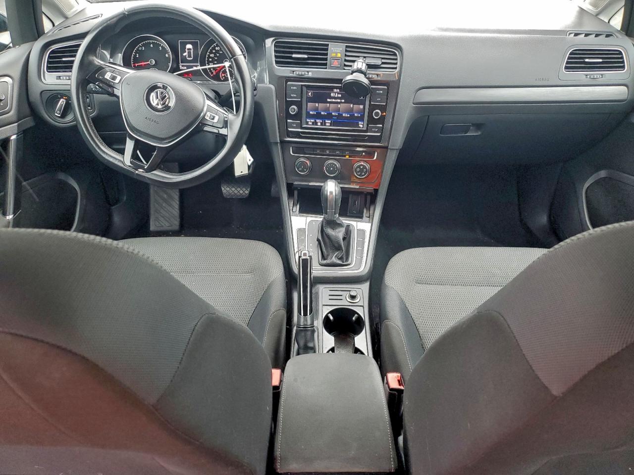 Volkswagen Golf S Image 8