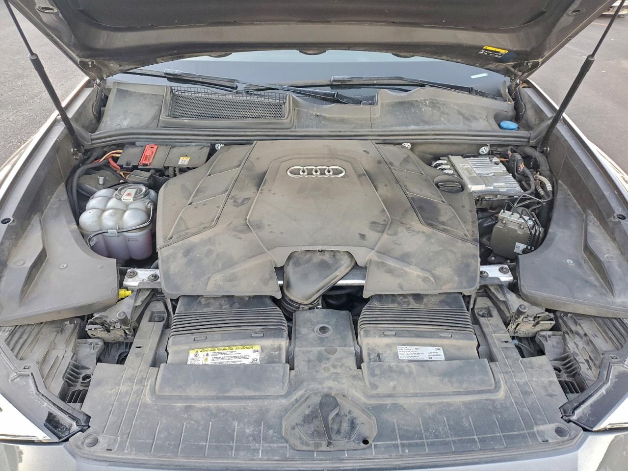 Audi Q8 Premium Plus Image 12