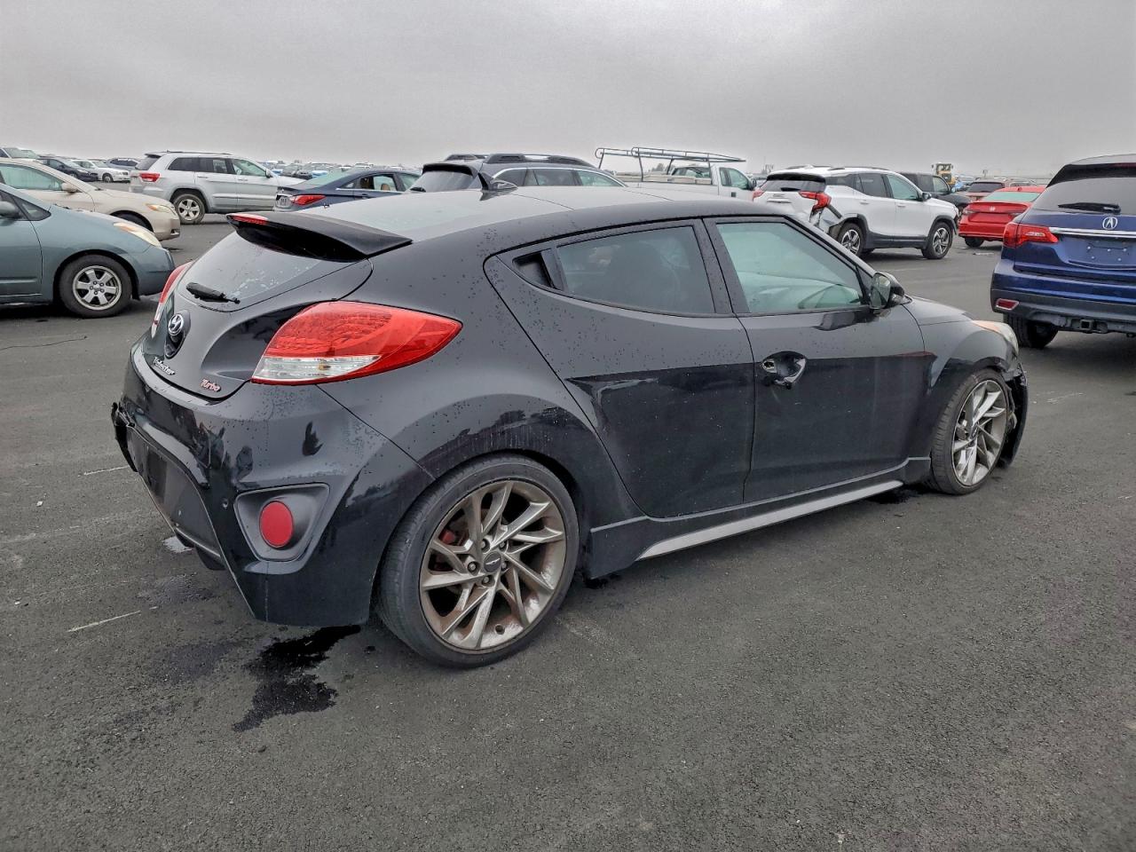 Hyundai VELOSTER Turbo Image 2