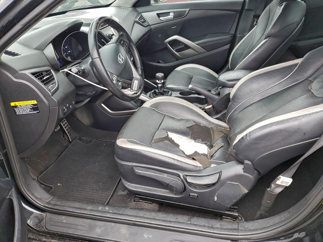 Hyundai VELOSTER Turbo Image 9