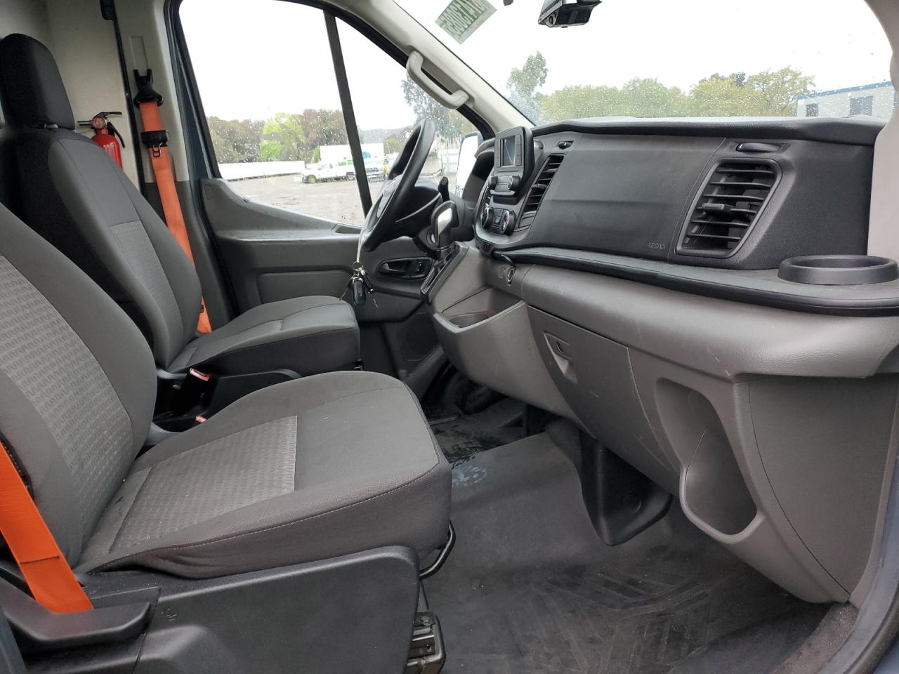 Ford Transit T-250 Image 8