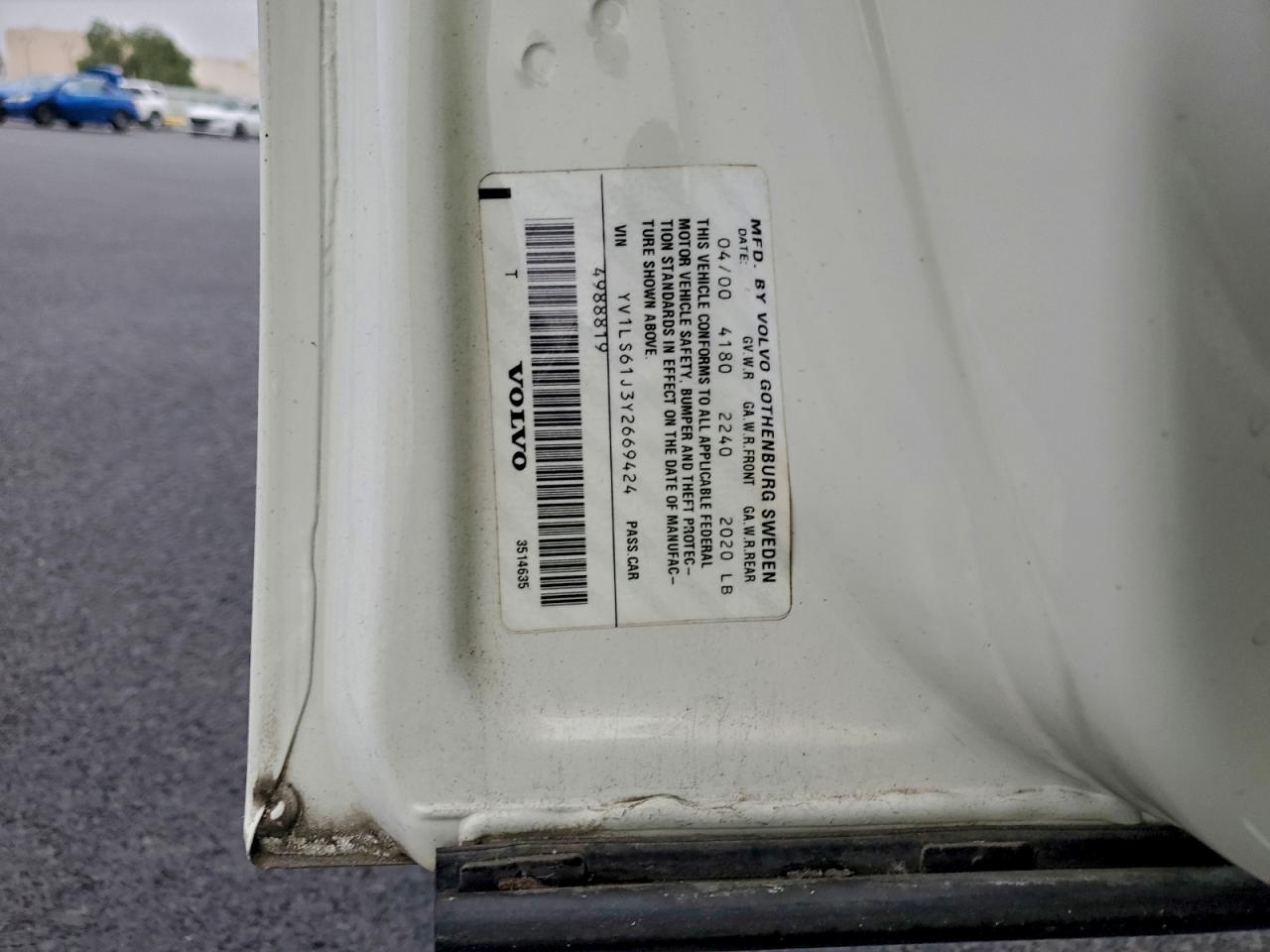 Volvo S70 Base Image 5