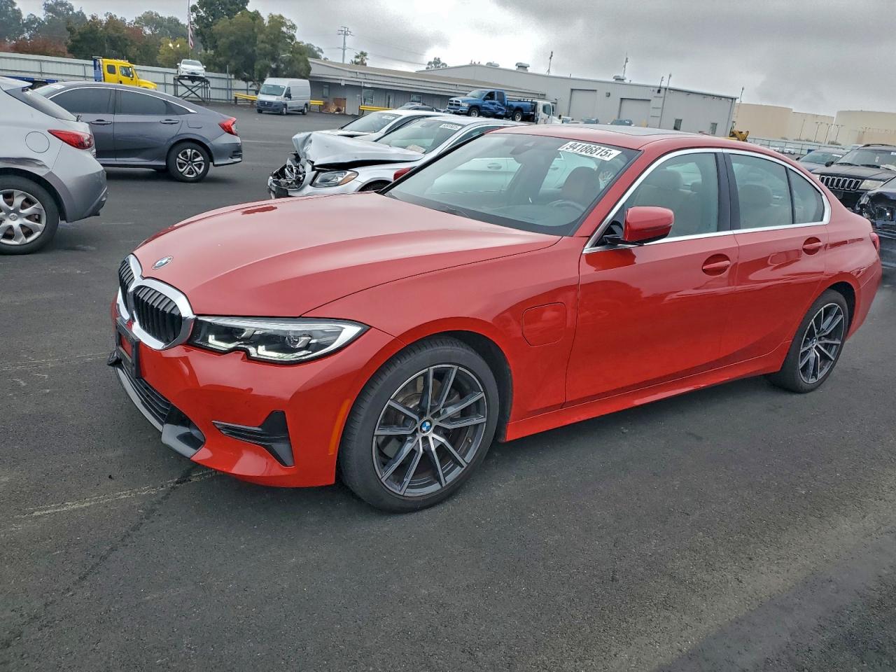 BMW 3 Series Image 1