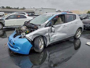  Salvage Nissan LEAF