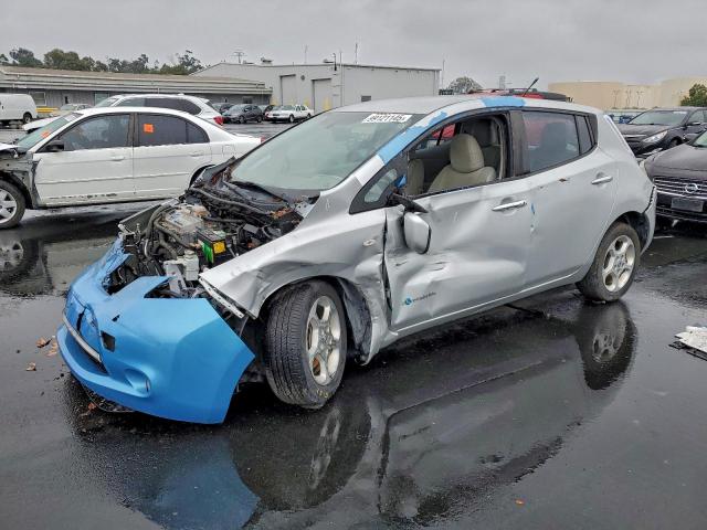  Salvage Nissan LEAF