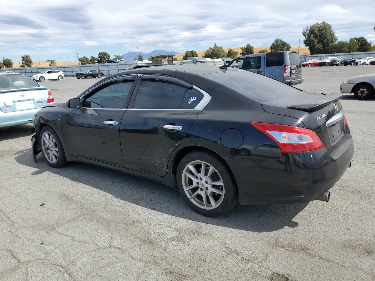 Nissan Maxima S Image 3