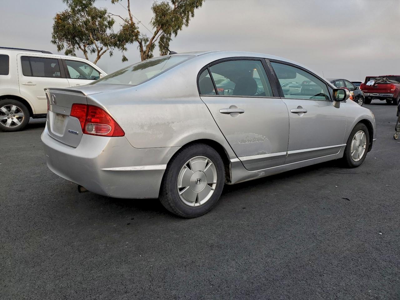 Honda Civic Hybrid Image 2