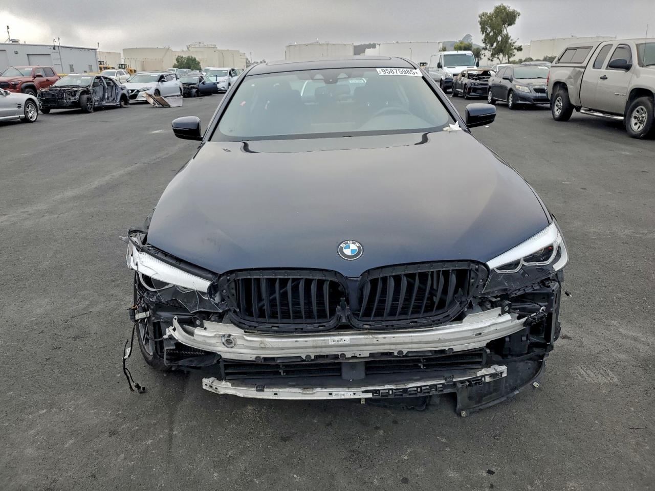 BMW 5 Series Image 6