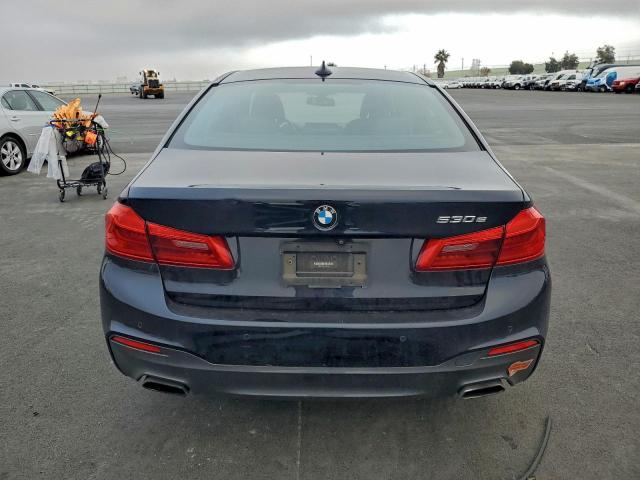 BMW 5 Series Image 7