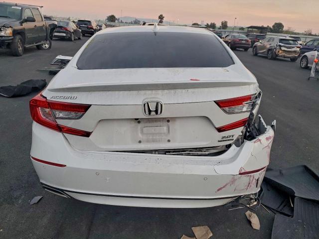 Honda Accord Touring Image 2