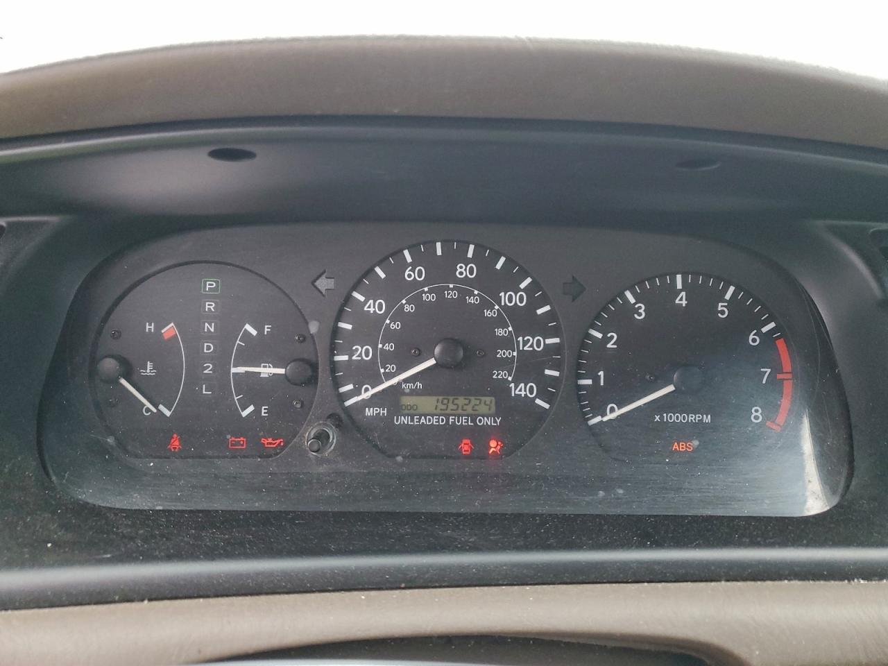 Toyota Camry Le Image 6