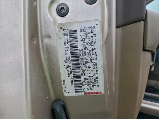 Toyota Camry Le Image 11