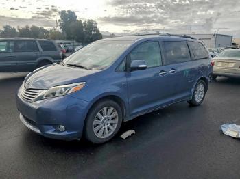  Salvage Toyota Sienna