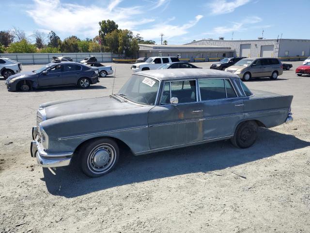  Salvage Mercedes-Benz 240-Class