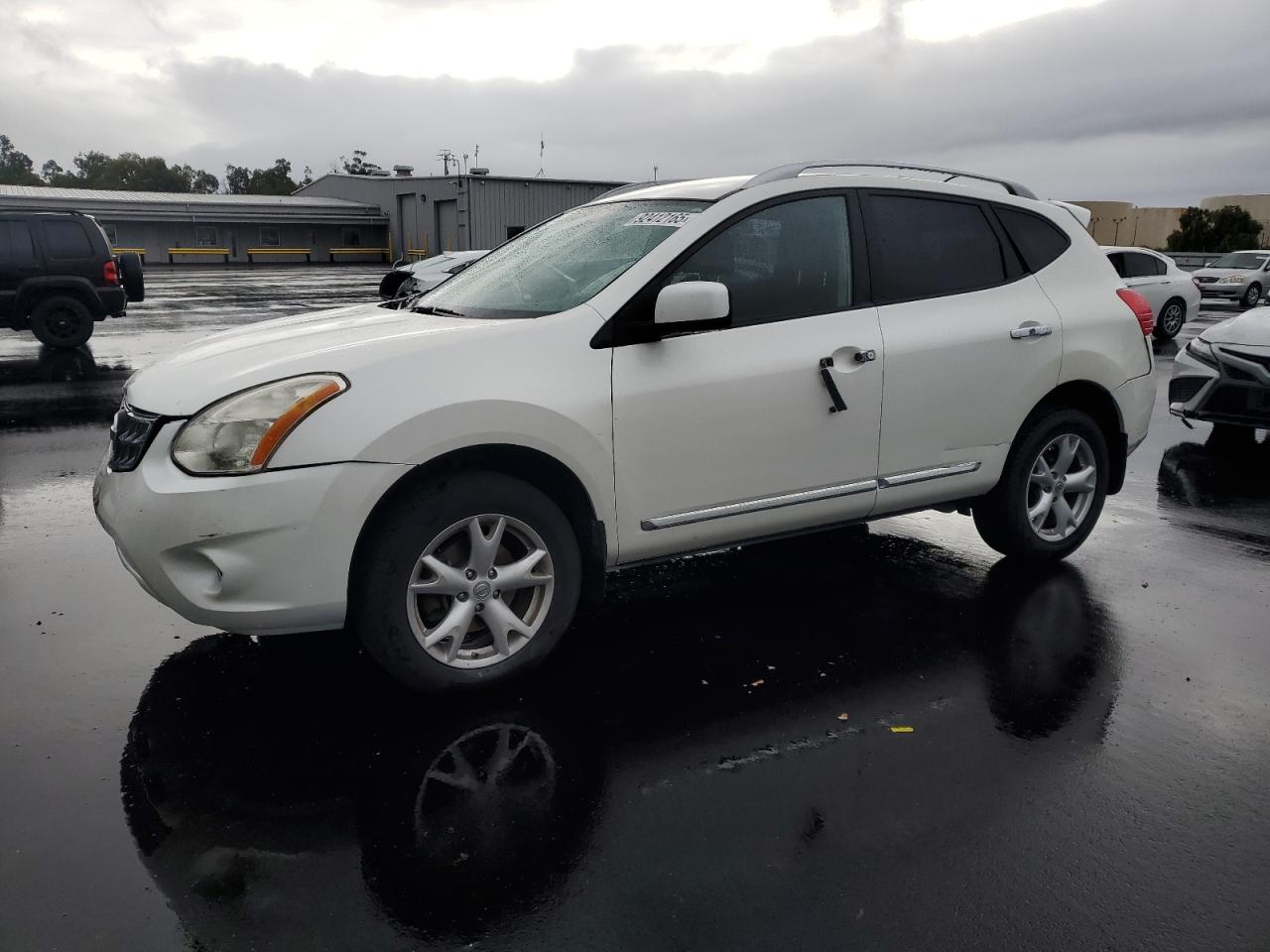 Nissan Rogue S Image 1