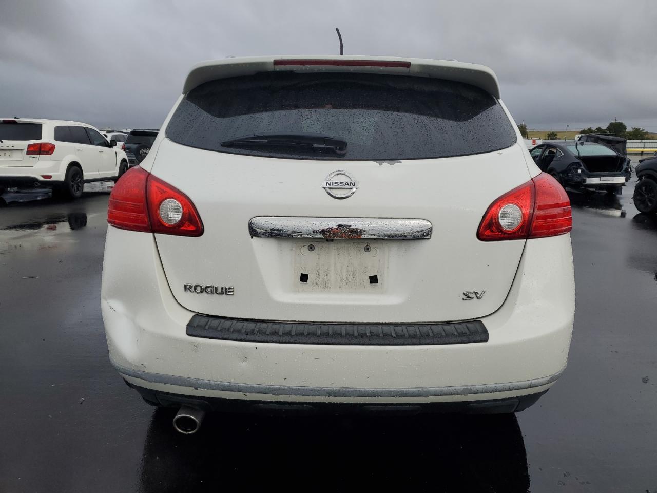 Nissan Rogue S Image 4