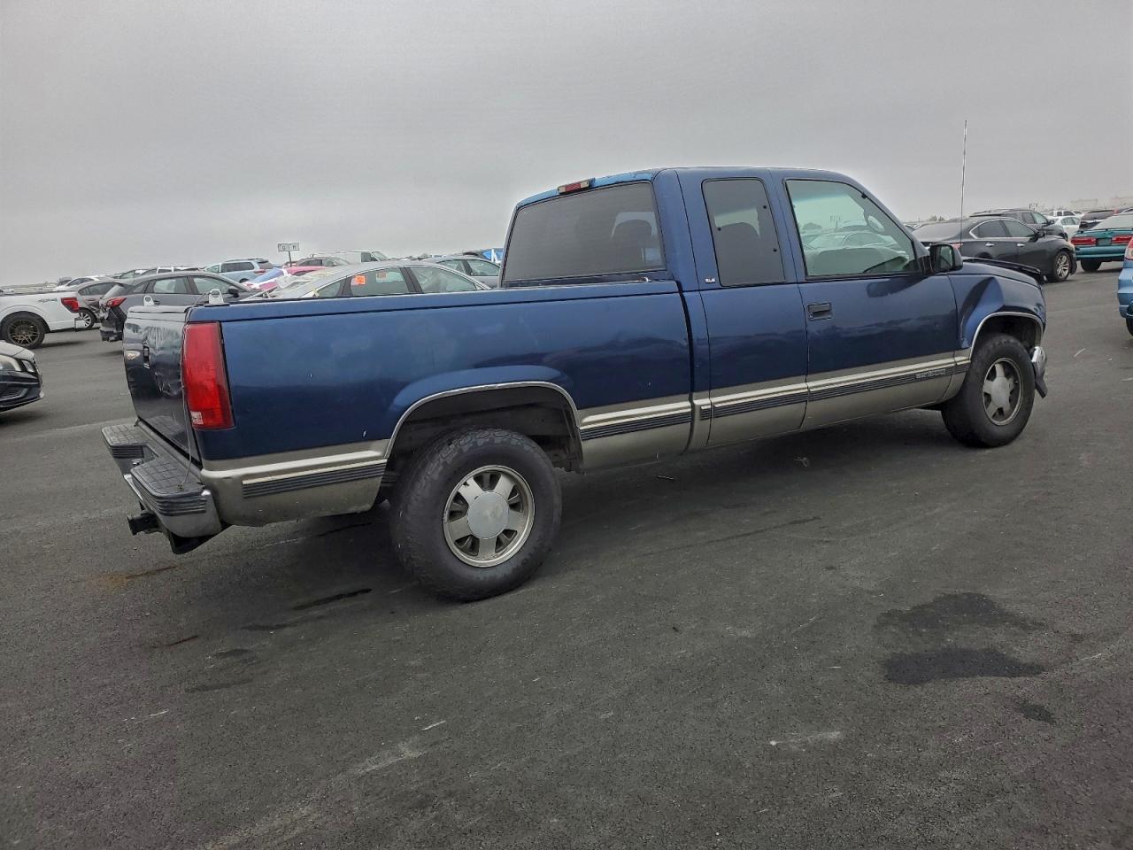 GMC Sierra C1500 Image 11