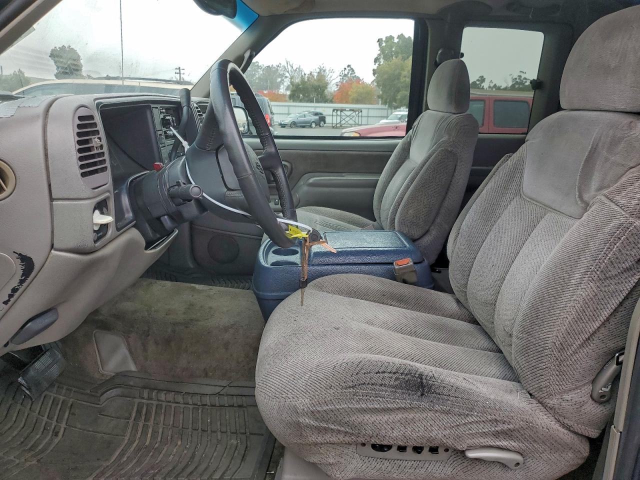 GMC Sierra C1500 Image 9