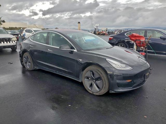 Tesla Model 3 Image 4