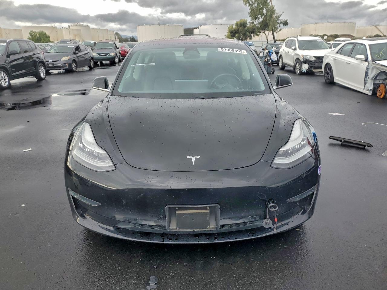 Tesla Model 3 Image 10