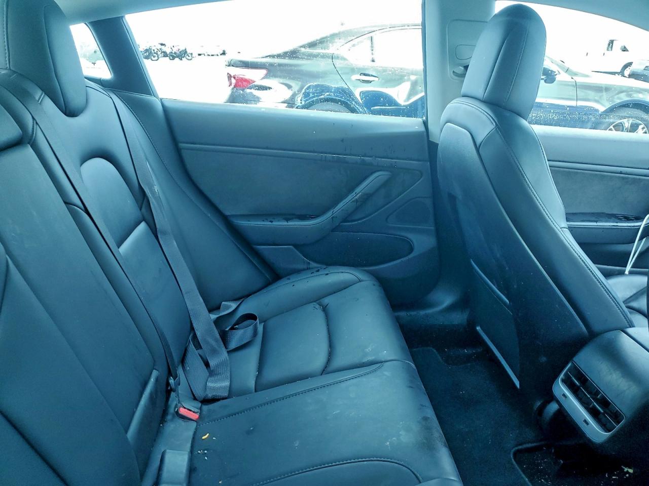 Tesla Model 3 Image 8