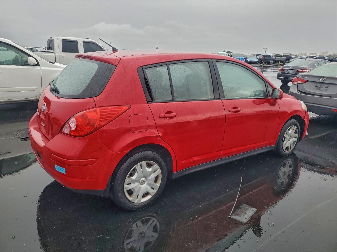 Nissan Versa S Image 2