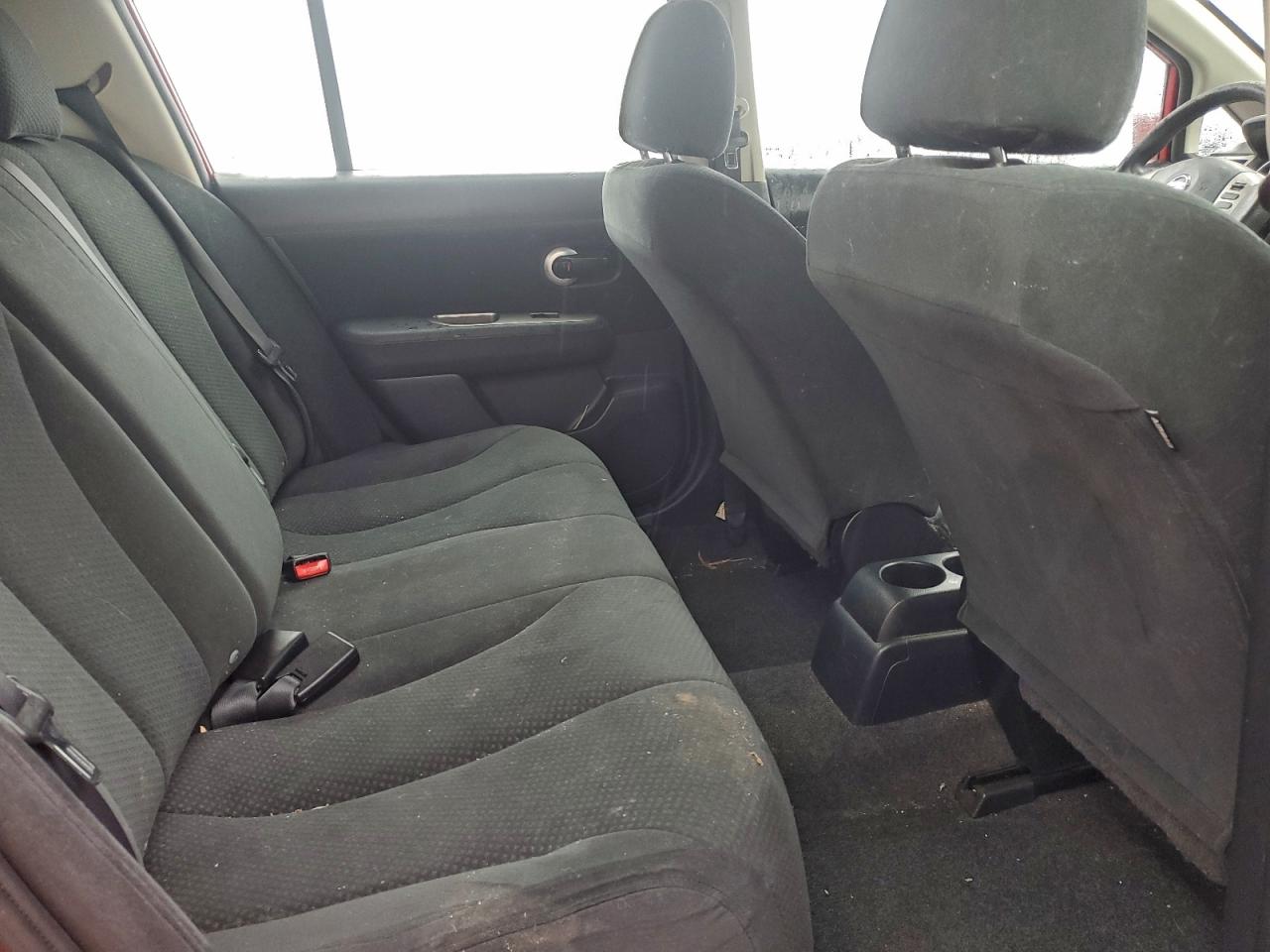 Nissan Versa S Image 9