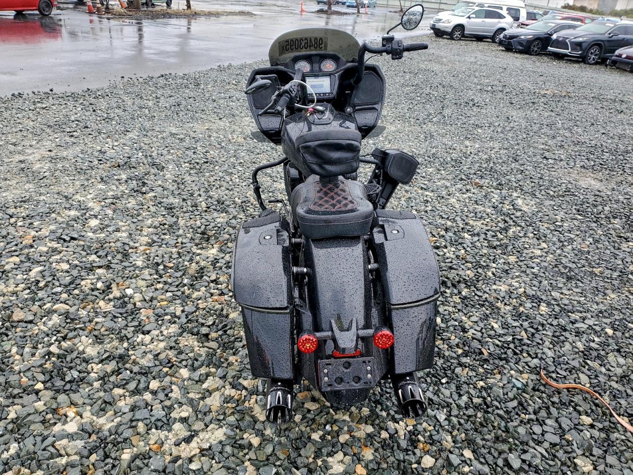 Indian Motorcycle Co Challenger Dark Horse Image 9