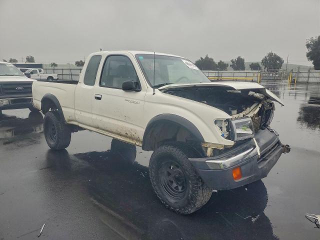 Toyota Tacoma Xtracab Image 3