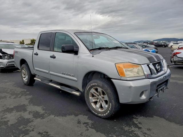 Nissan Titan Xe Image 8