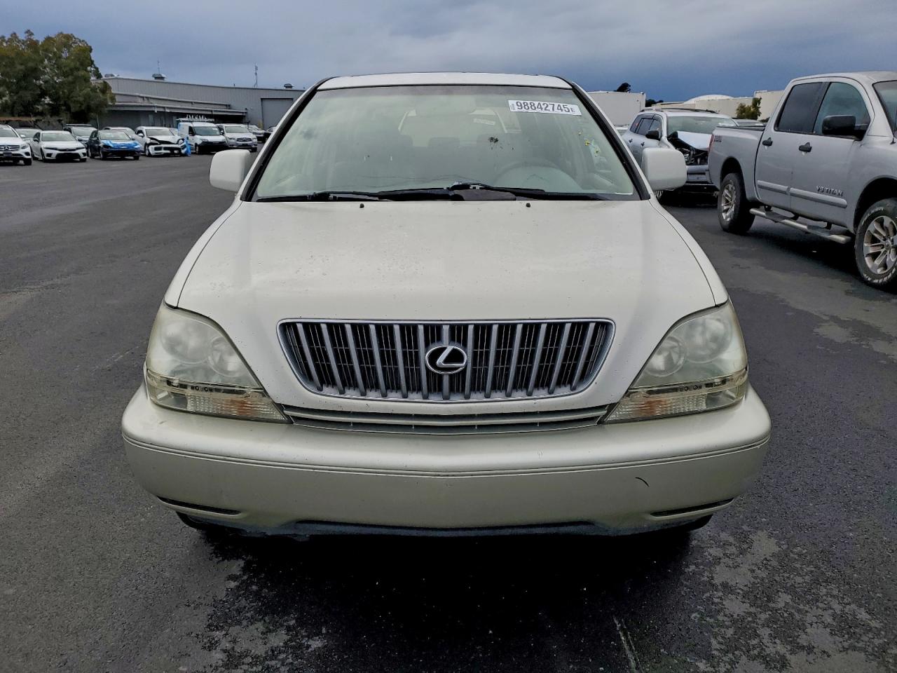 Lexus RX 300 Image 10