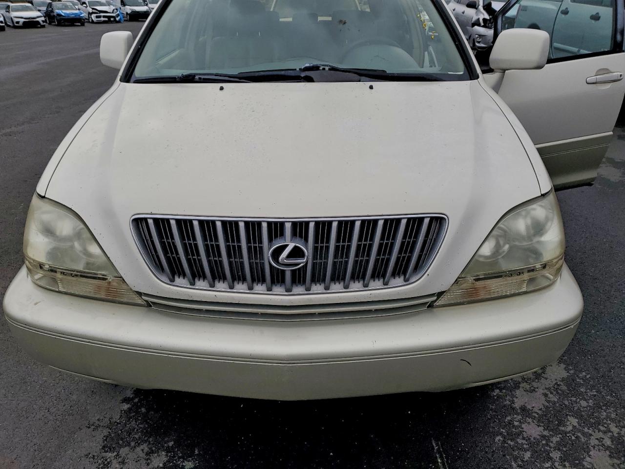 Lexus RX 300 Image 5