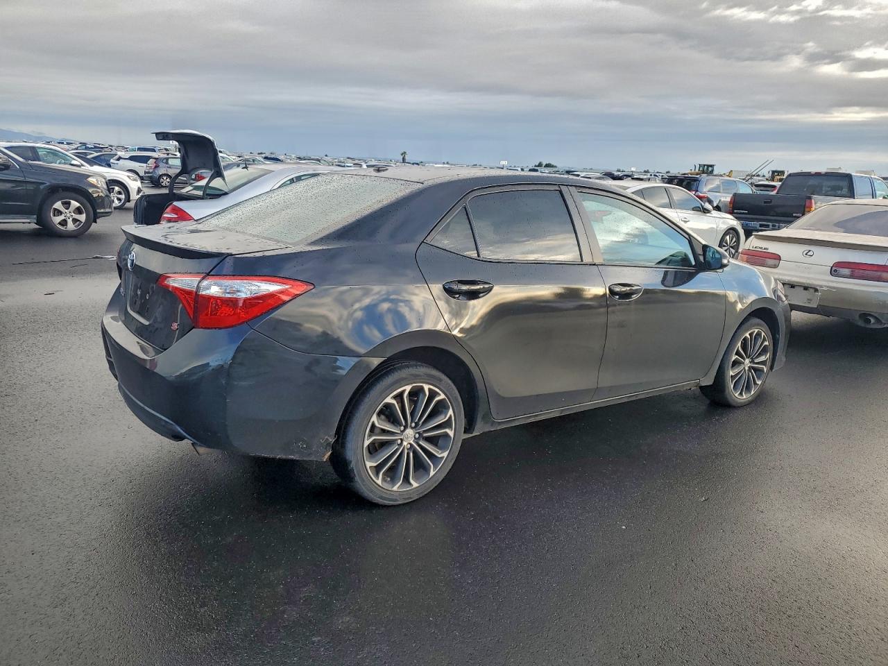 Toyota Corolla L Image 4