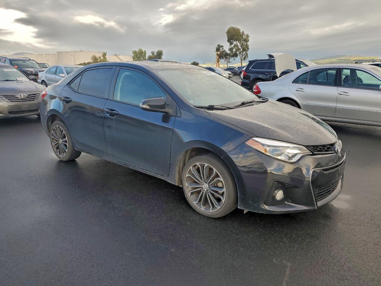 Toyota Corolla L Image 9