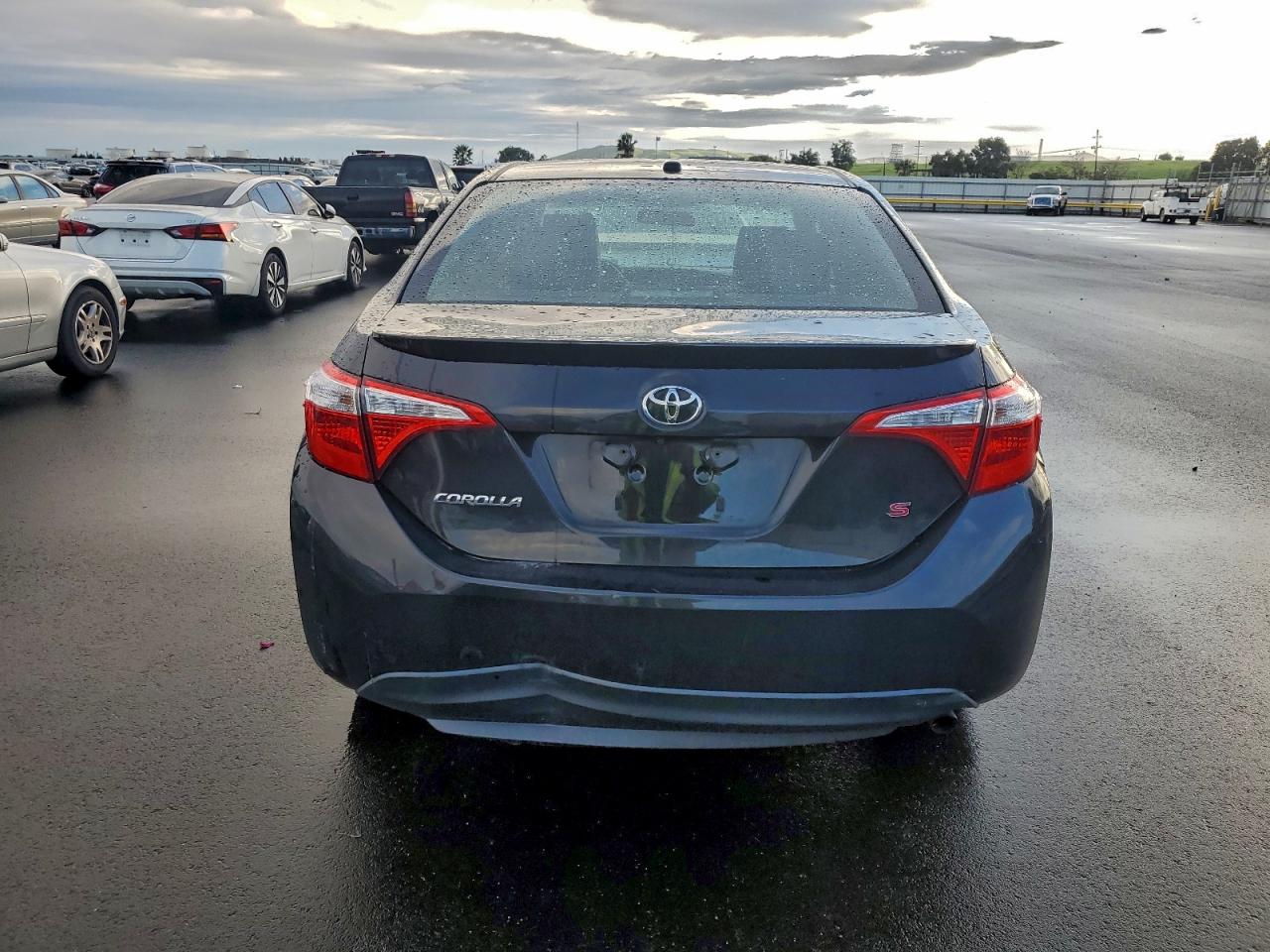 Toyota Corolla L Image 10