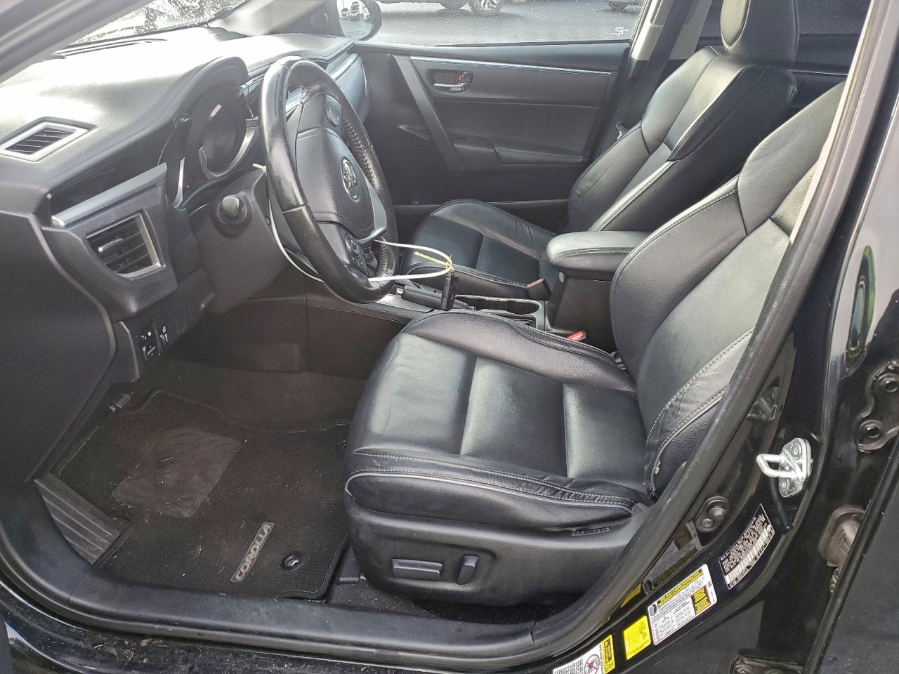 Toyota Corolla L Image 8