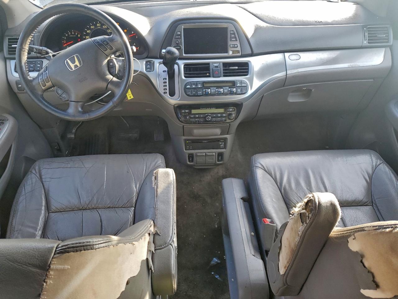 Honda Odyssey Touring Image 2